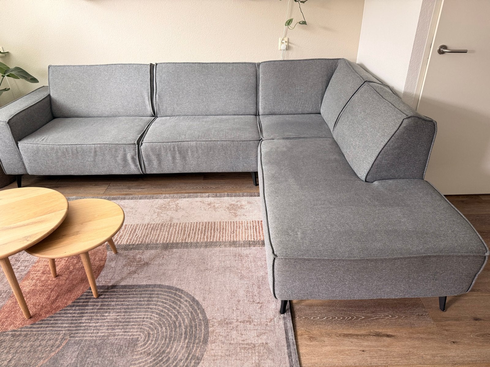 Moderne grijze hoekbank - uiterlijk za 27-6 ophalen, Huis en Inrichting, Banken | Bankstellen, Ophalen, 250 tot 300 cm, 100 tot 125 cm