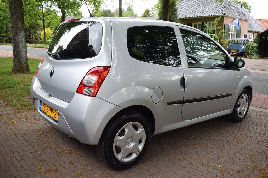 Renault Twingo 1.2-16V Authentique, Twingo, Gebruikt, 4 cilinders, Metallic lak