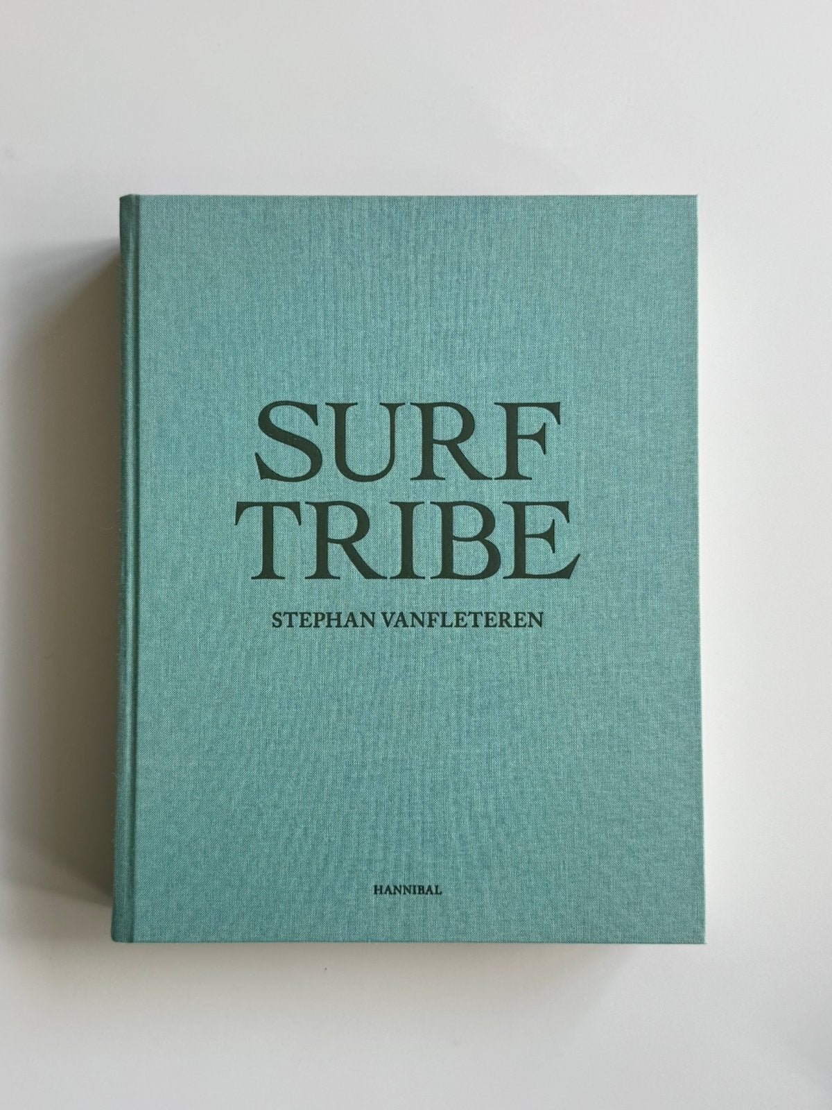 SURF TRIBE / STEPHAN VANFLETEREN / NIEUWSTAAT / 1e DRUK, Ophalen of Verzenden, Zo goed als nieuw, Fotografen