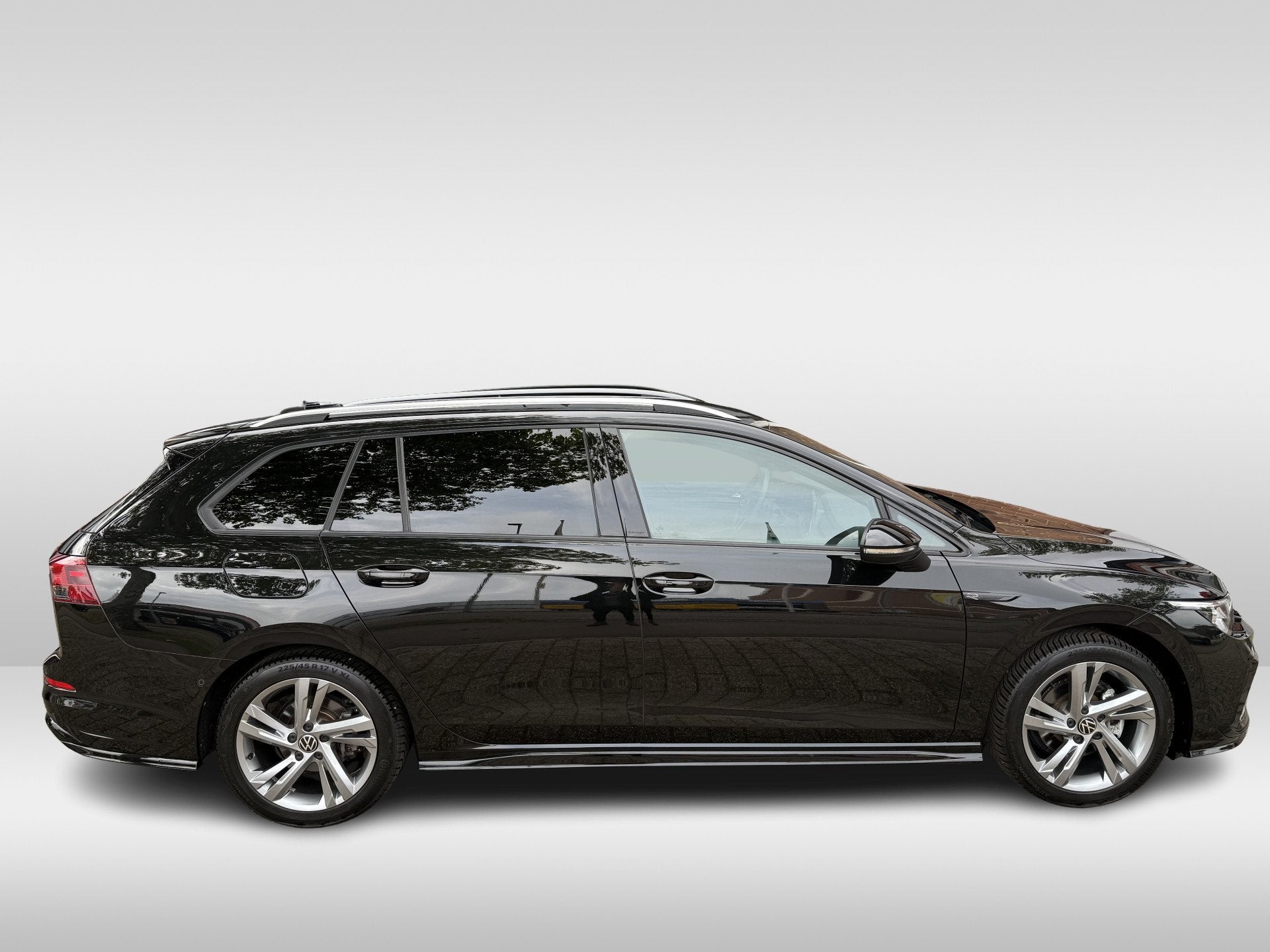 Volkswagen Golf Variant 1.5 eTSI R-Line Business | headup di, Euro 6, 4 cilinders, Zwart, Origineel Nederlands