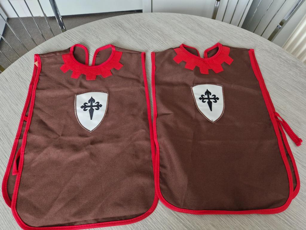 Ridder cape verkleedkleding nieuw 2 stuks, Kinderen en Baby's, Carnavalskleding en Verkleedspullen, Ophalen of Verzenden, Nieuw