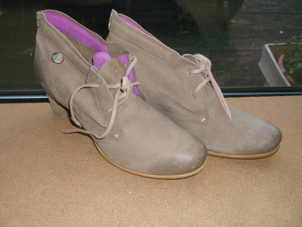 Dutch design nr 4 van Grotesque (mt 41), Schoenen met lage hakken, Beige, Nieuw, Ophalen of Verzenden