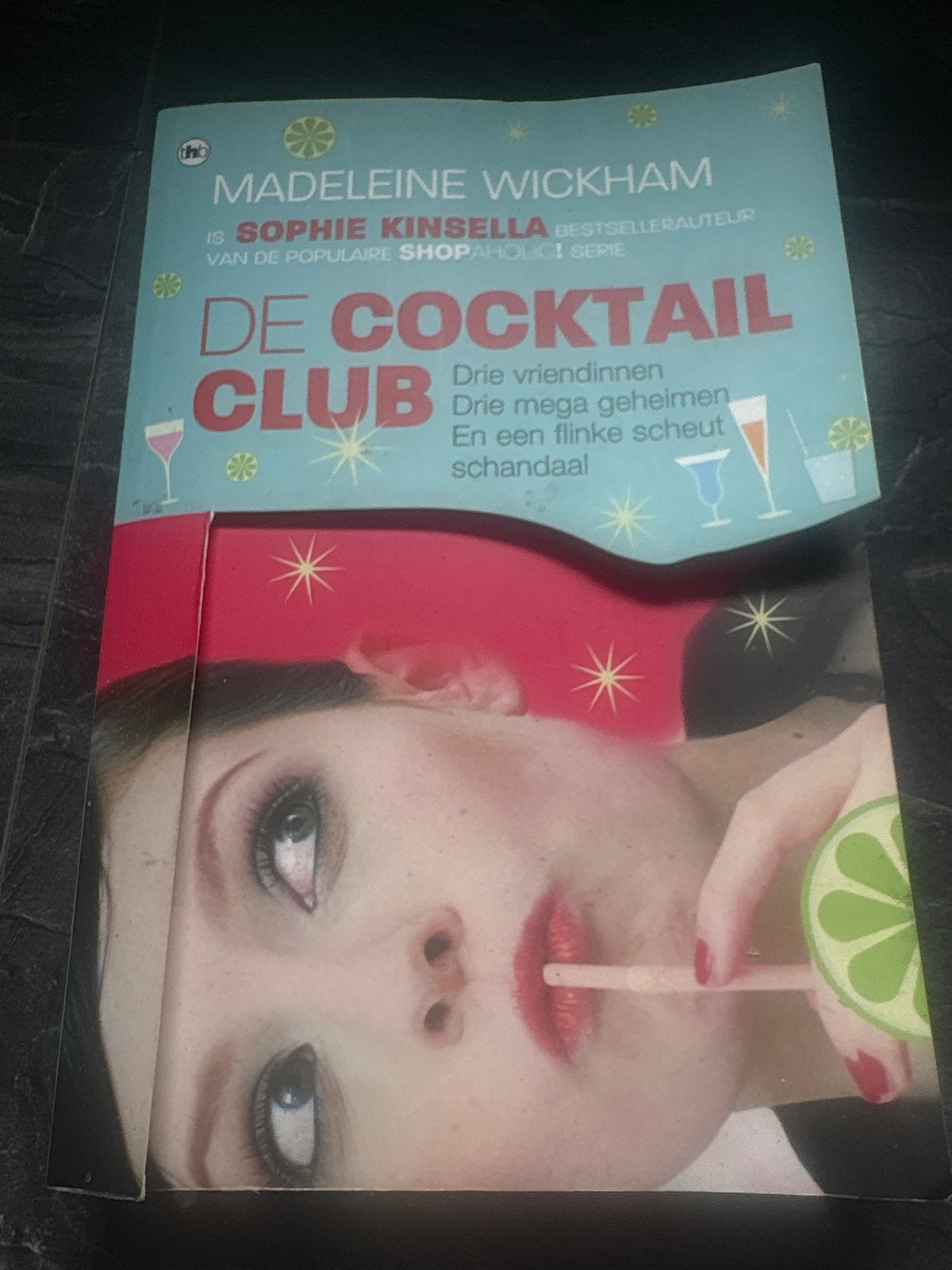 De Cocktail Club - Madeleine Wickham (Sophie Kinsella), Ophalen of Verzenden, Gelezen, Nederland