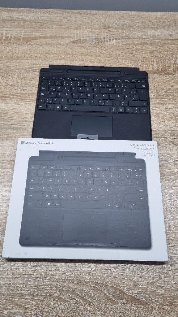 Microsoft Surface Signature Keyboard met doos (Defect), Computers en Software, Toetsenborden, Ophalen of Verzenden, Qwerty, Niet werkend