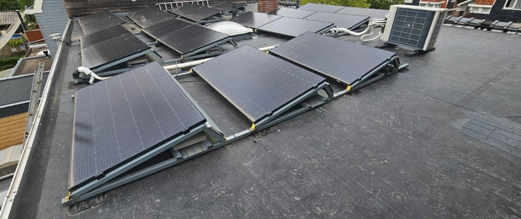 Zonnepanelen 13 AEG complete installatie, Ophalen, Zo goed als nieuw, Compleet systeem, 200 wattpiek of meer