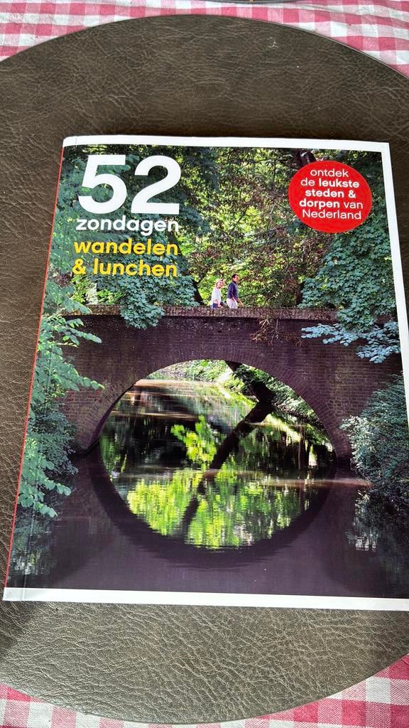 Ellie Brik - 52 Zondagen wandelen & lunchen, Ophalen of Verzenden, Zo goed als nieuw, Ellie Brik