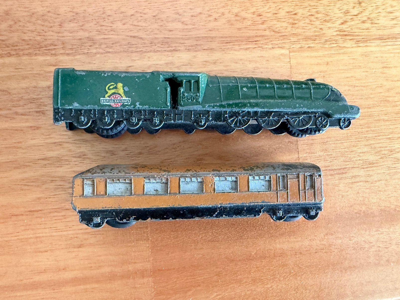 Dinky Toy trein + wagon 798, Ophalen of Verzenden