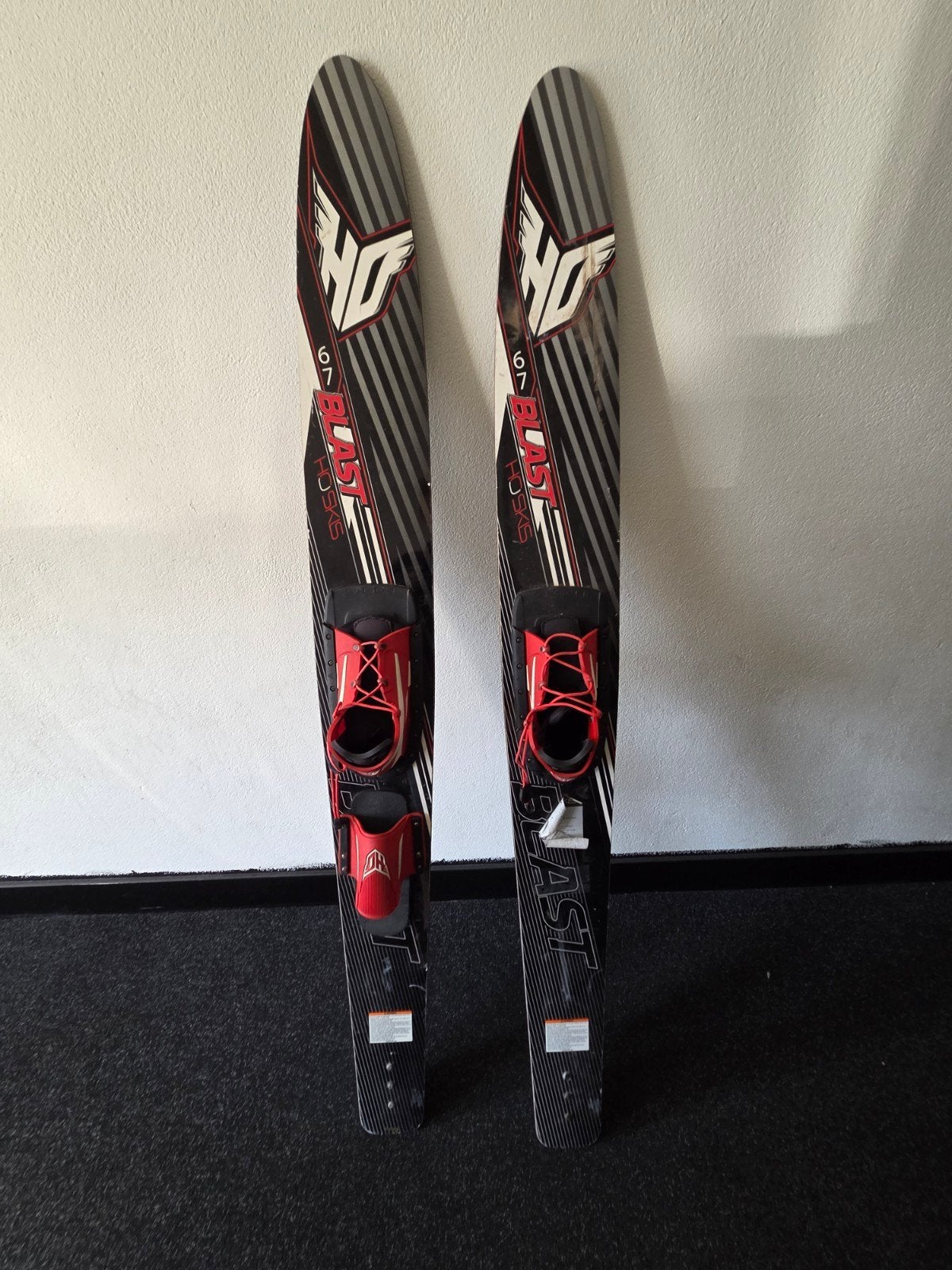 Mooie HD Blast waterski's - Zo goed als nieuw, Watersport en Boten, Waterski's, Ophalen