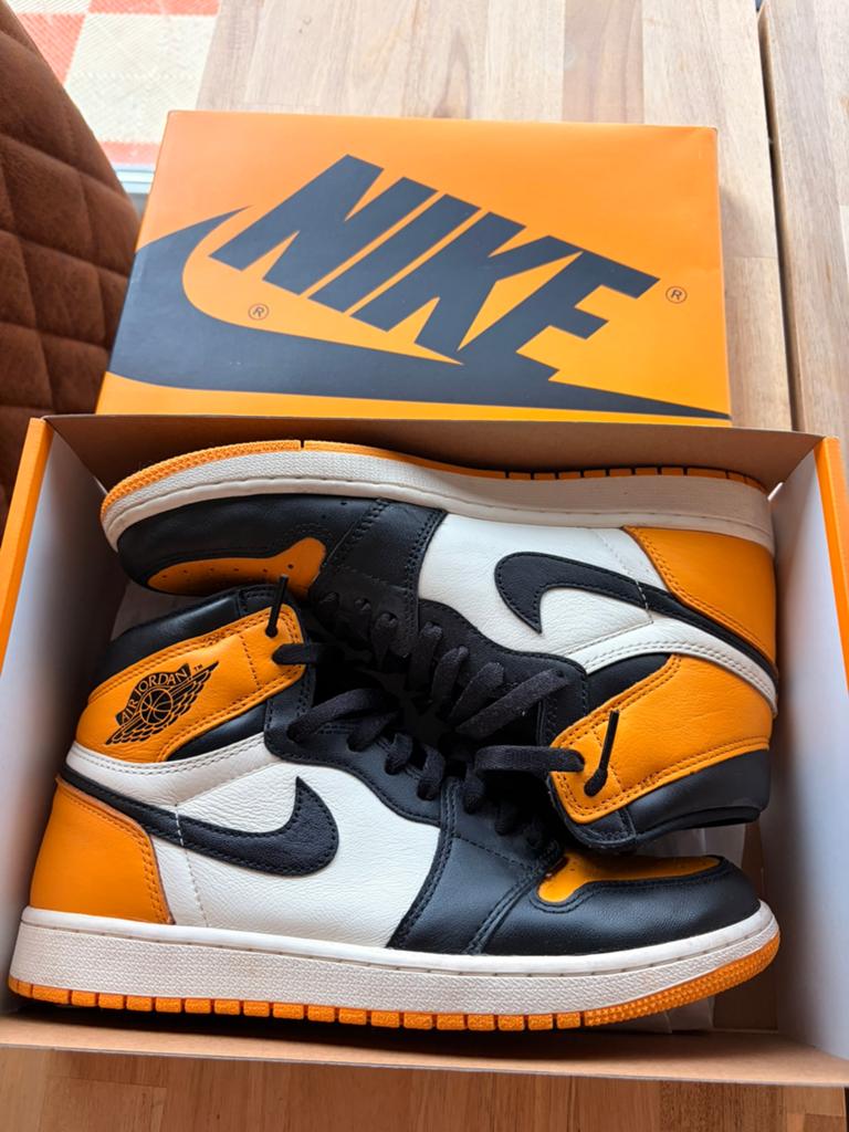 Nike Air Jordan 1 Retro High OG Taxi - Maat 43, Ophalen of Verzenden, Zo goed als nieuw, Zwart, Sneakers of Gympen