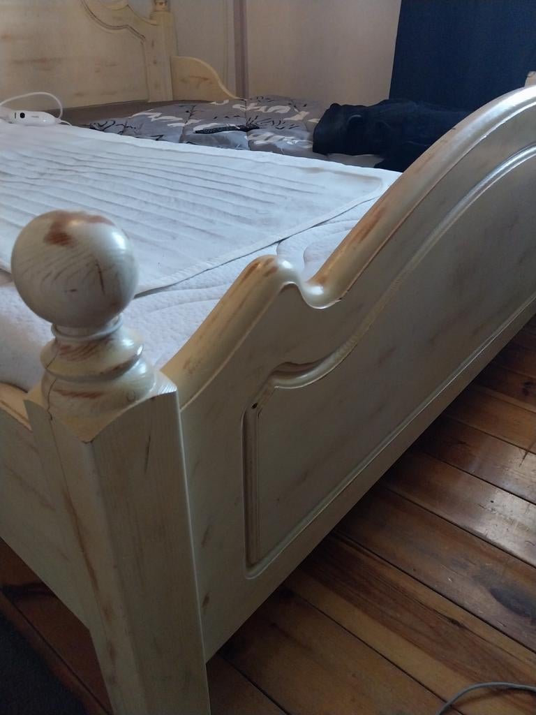 Tweepersoonsbed met 2 elektrische bodems en rieten stoel, Huis en Inrichting, Slaapkamer | Bedden, Tweepersoons, Ophalen of Verzenden