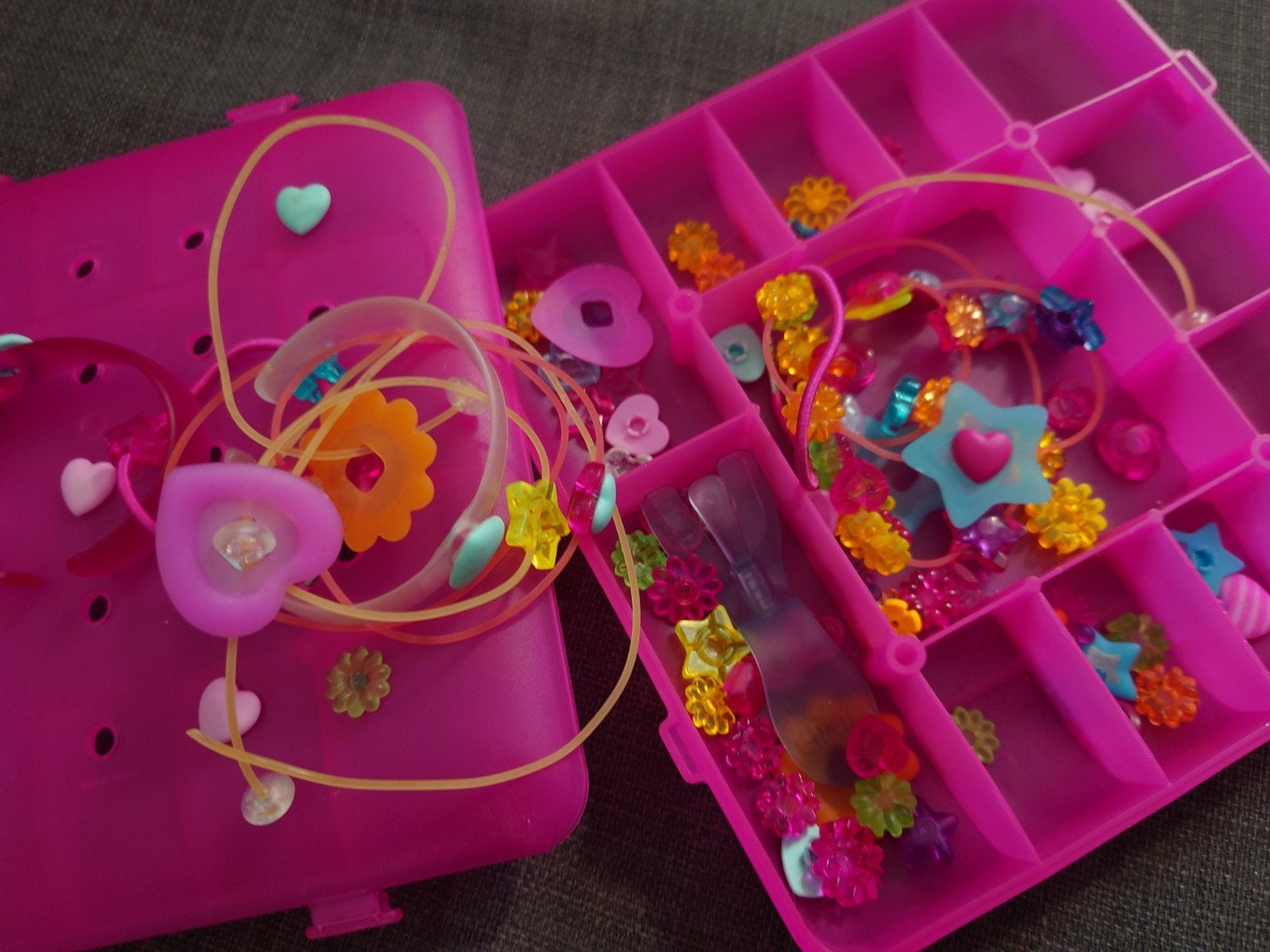 zelf armbandjes maken in roze opbergdoos, Ophalen of Verzenden
