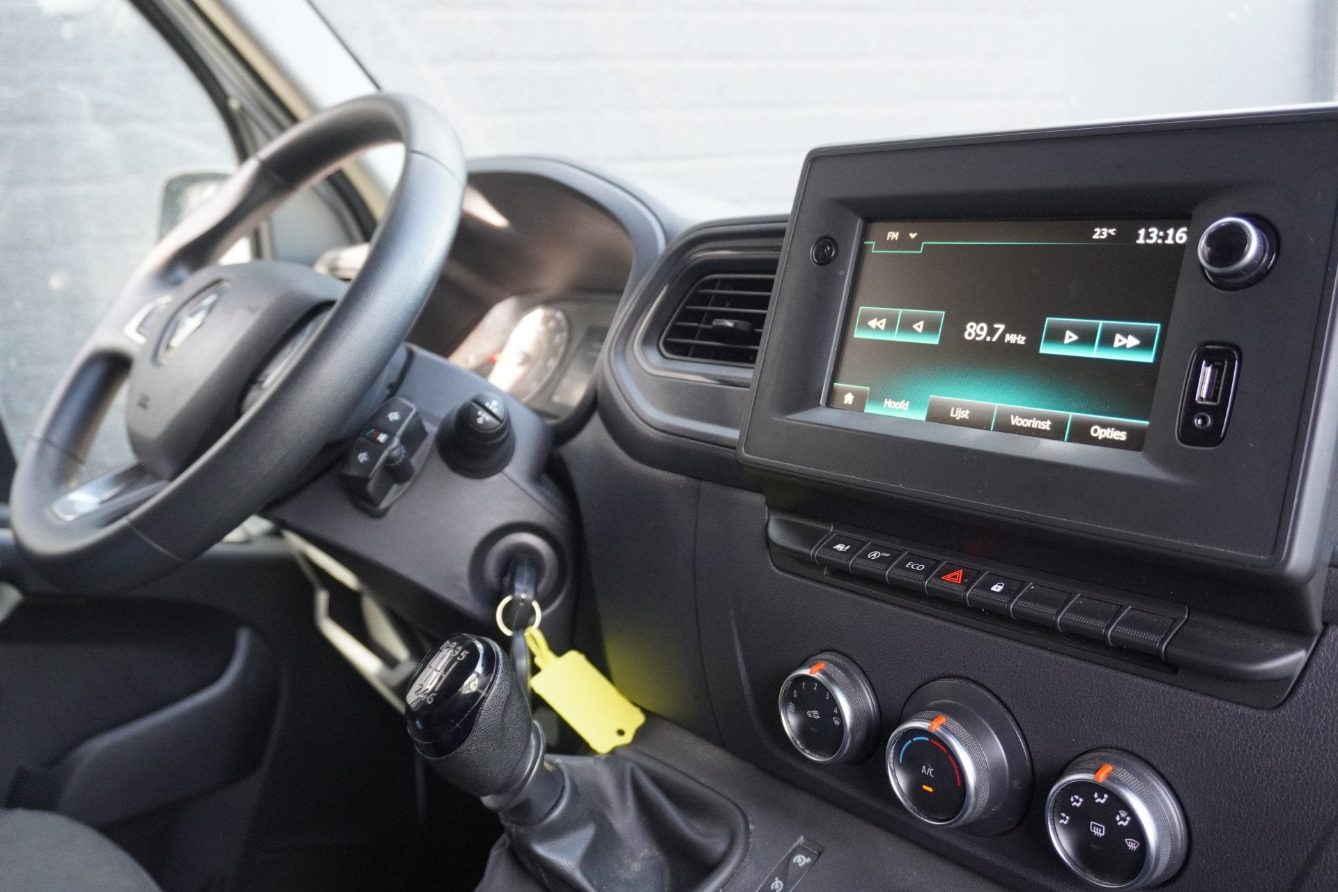 Renault Master 2.3 dCi 150PK L2H2 - Aico - Navi - Cruise -, Stof, Gebruikt, 4 cilinders, 150 pk