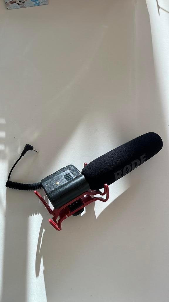 Rode VideoMic microfoon met Rycote Lyre Suspension System, Audio, Tv en Foto, Professionele Audio-, Tv- en Video-apparatuur, Zo goed als nieuw