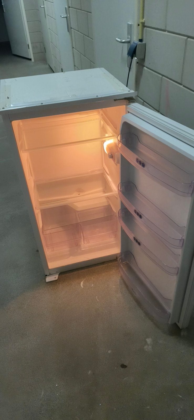 Whirlpool Inbouwkoelkast - Compact en Efficiënt, Witgoed en Apparatuur, Ophalen, 45 tot 60 cm, Zonder vriesvak, Gebruikt