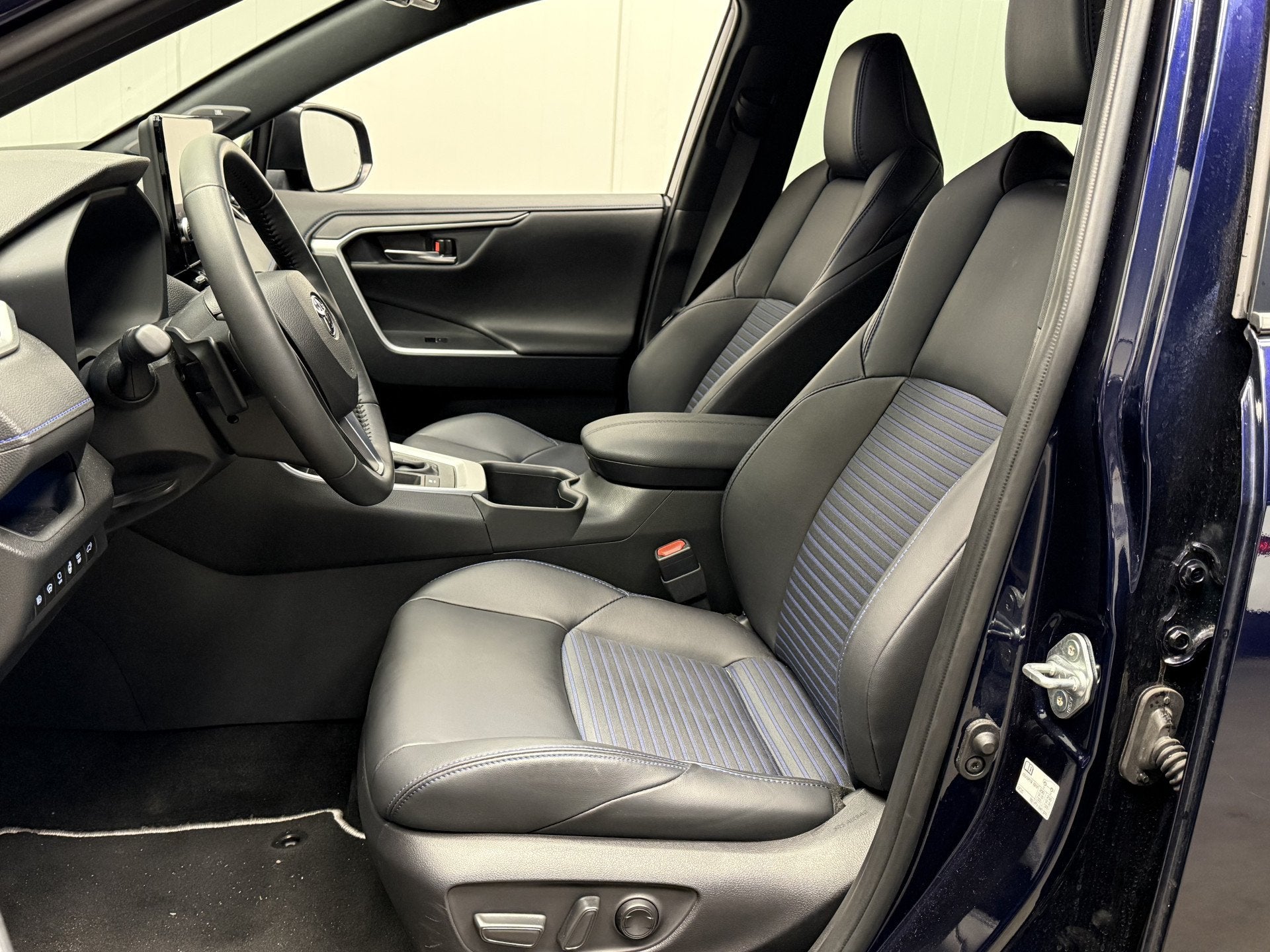 Toyota RAV4 2.5 Hybrid Style TWOTONE-LEDER-360°CAMERA-JBL.S, Auto's, Toyota, 12 maanden, Gebruikt, 4 cilinders, Blauw
