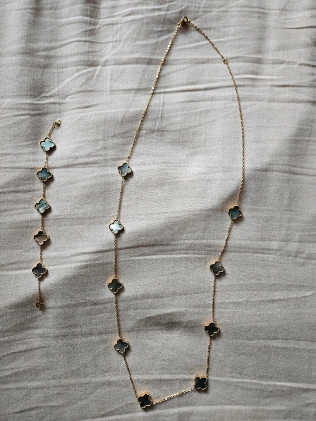 Klaver ketting en armband goud groen parelmoer, Sieraden, Tassen en Uiterlijk, Kettingen, Ophalen of Verzenden, Zo goed als nieuw