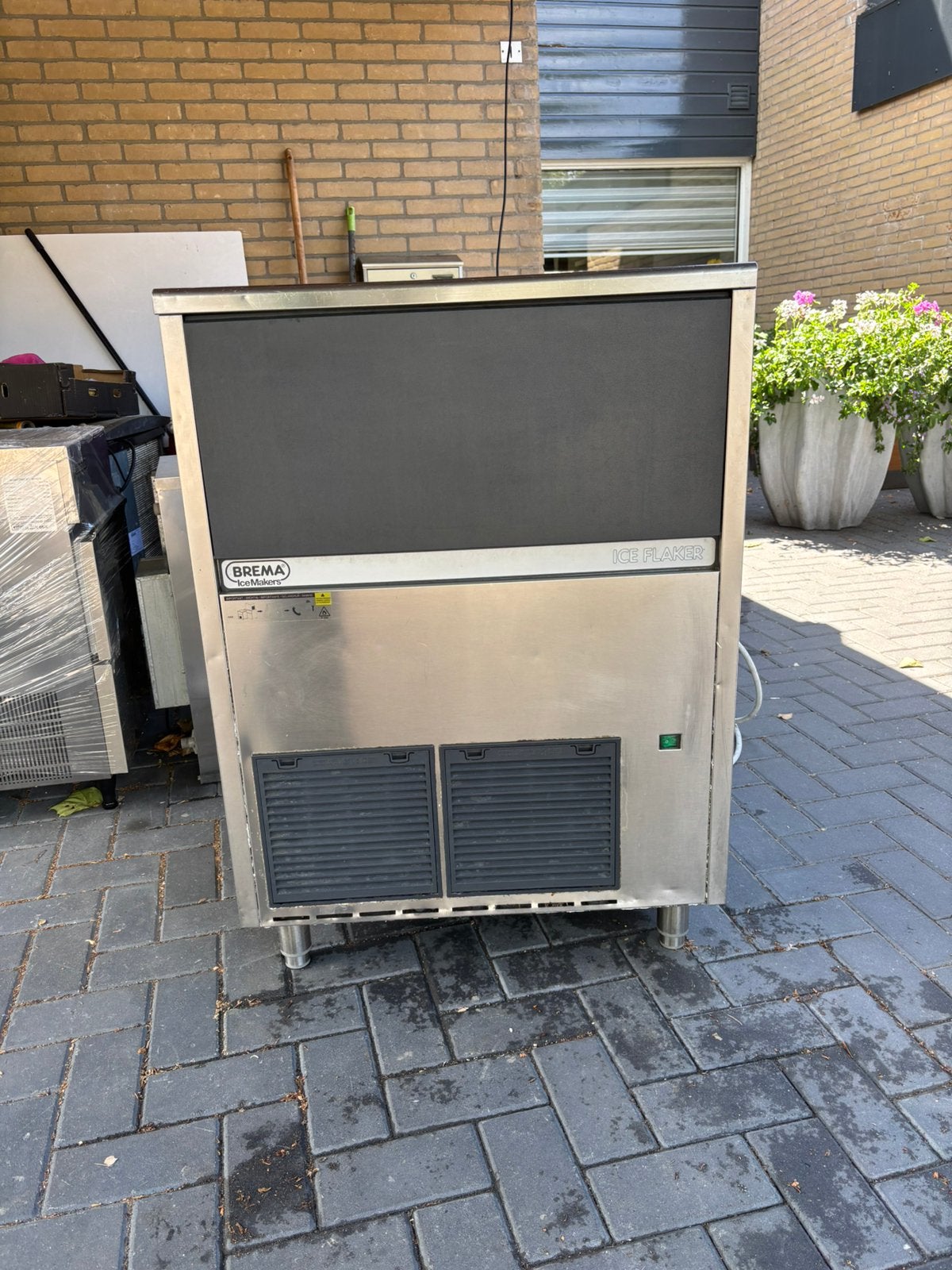 GROTE Brema schilferijs machine 153kg 24h schilfer nugget, Ophalen, Zo goed als nieuw