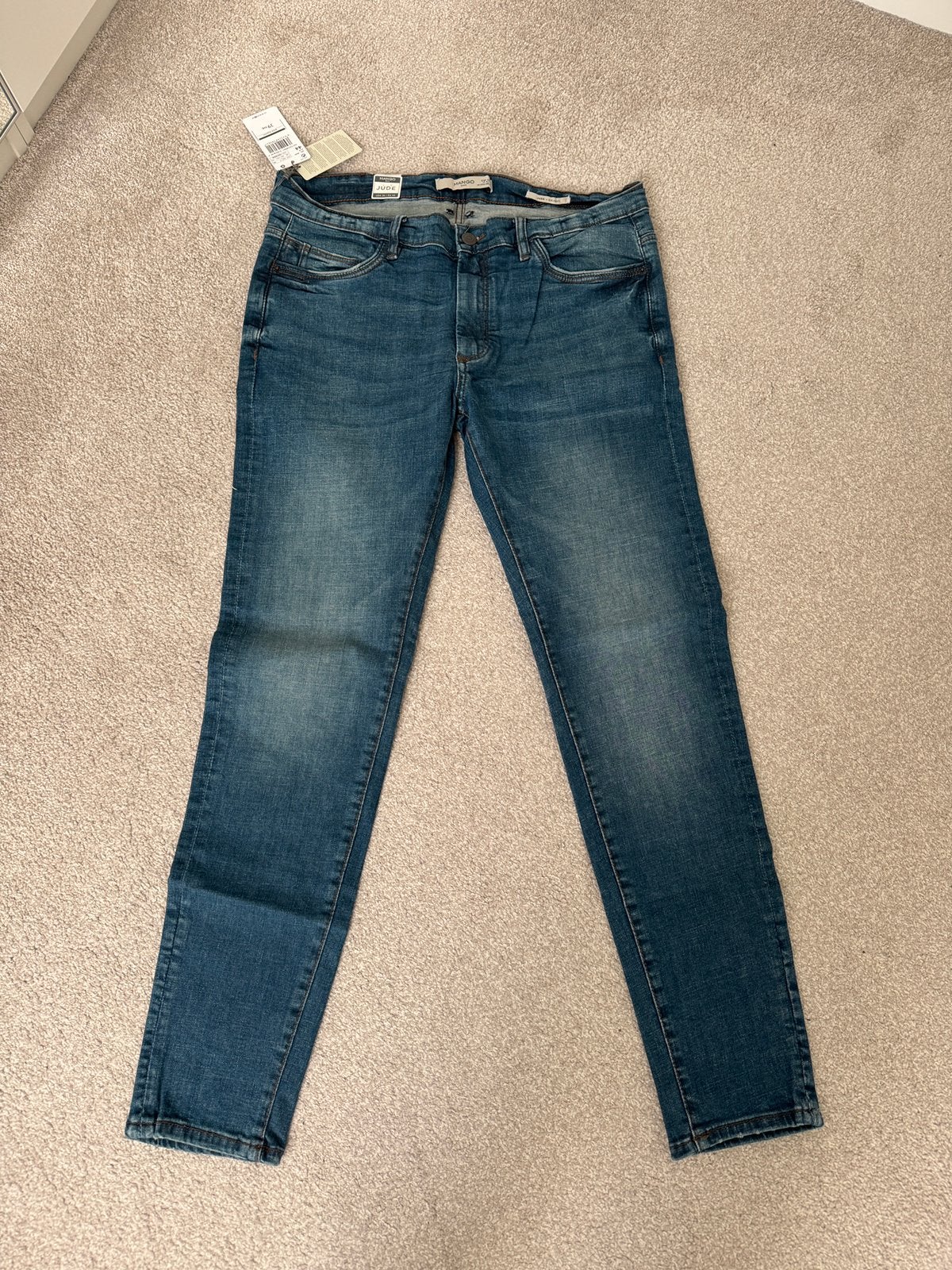 Nieuwe spijkerbroek van Mango men maat 34 skinny stretch, Kleding | Heren, Ophalen of Verzenden, Nieuw, Blauw, W33 - W34 (confectie 48/50)