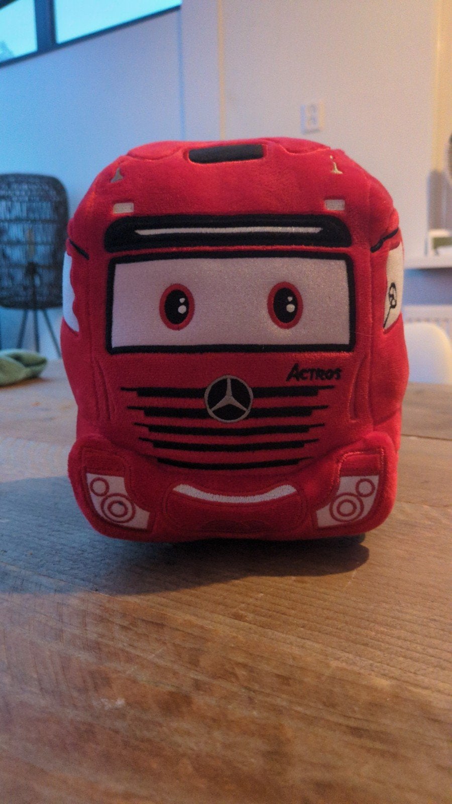 Mercedes-Benz Actros Vrachtwagen Knuffel Rood, Overige merken, Overige typen, Ophalen of Verzenden, Zo goed als nieuw
