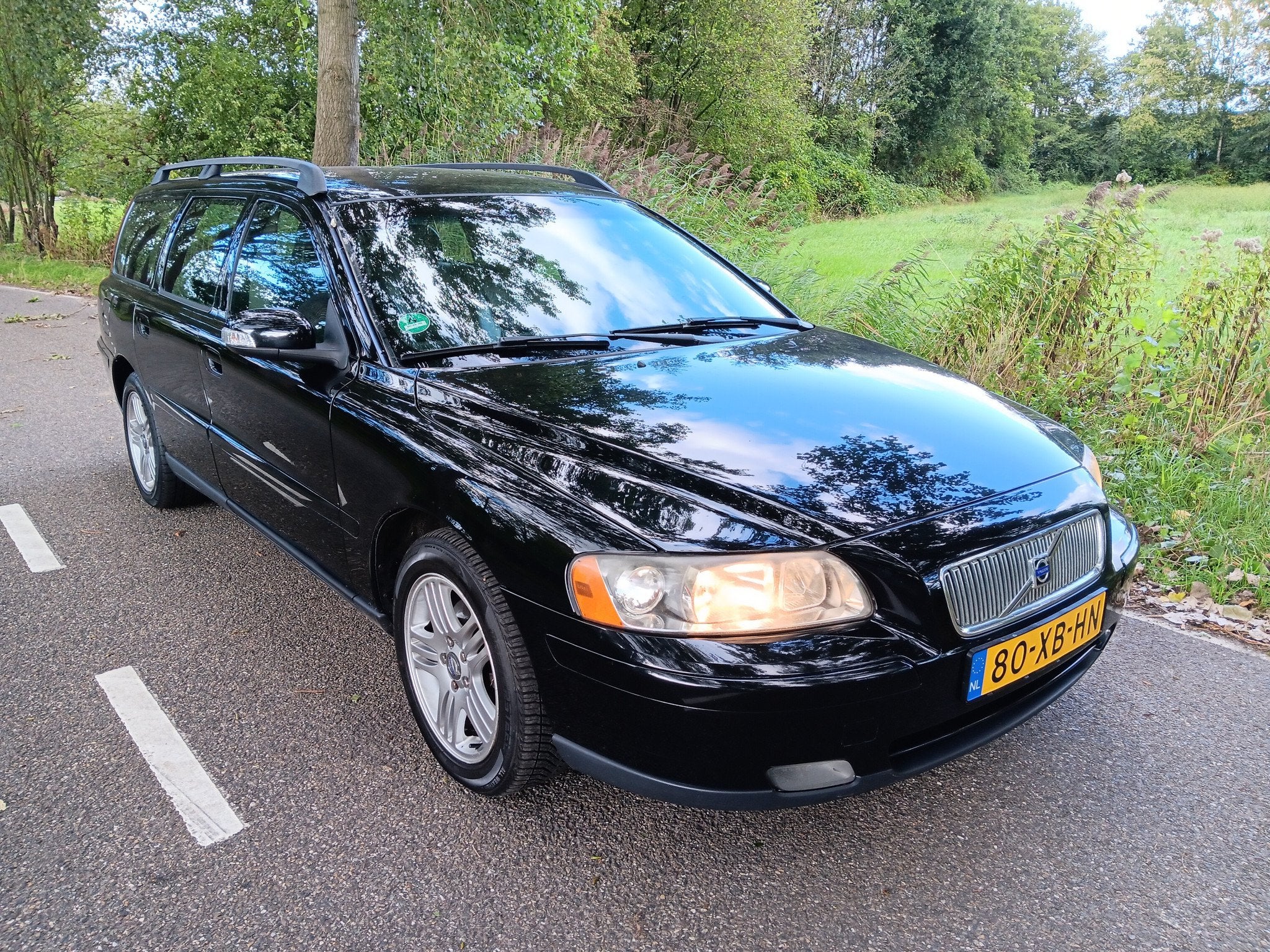 Volvo V70 2.4 140PK (bj 2007), Auto's, Zwart, 1470 kg, Euro 4, Onderhoudsboekje