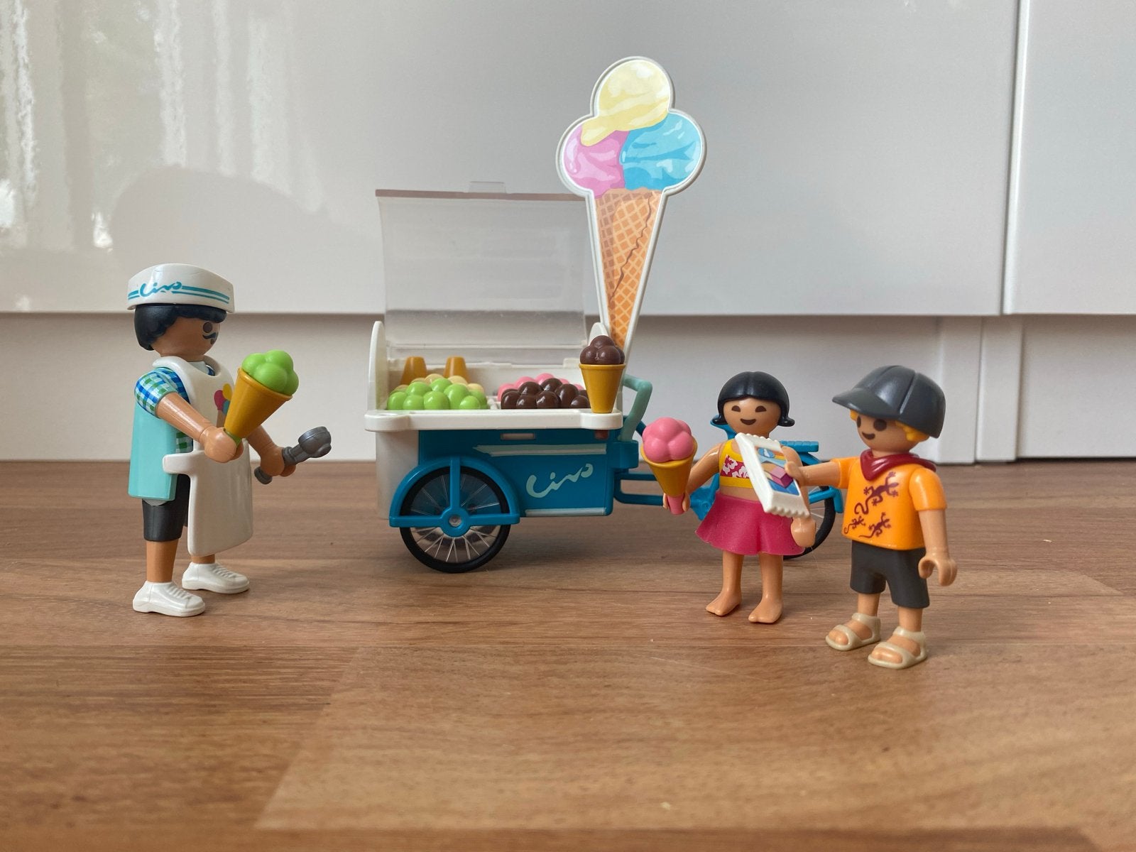 Playmobil IJscowagen met figuren en accessoires, Ophalen of Verzenden, Zo goed als nieuw, Jongen of Meisje