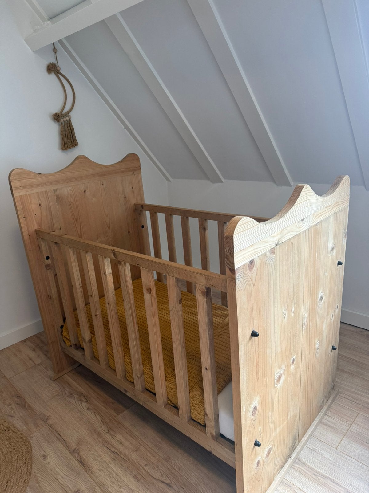 Foto 7 van Complete babykamer (incl box) handgemaakt van massief hout