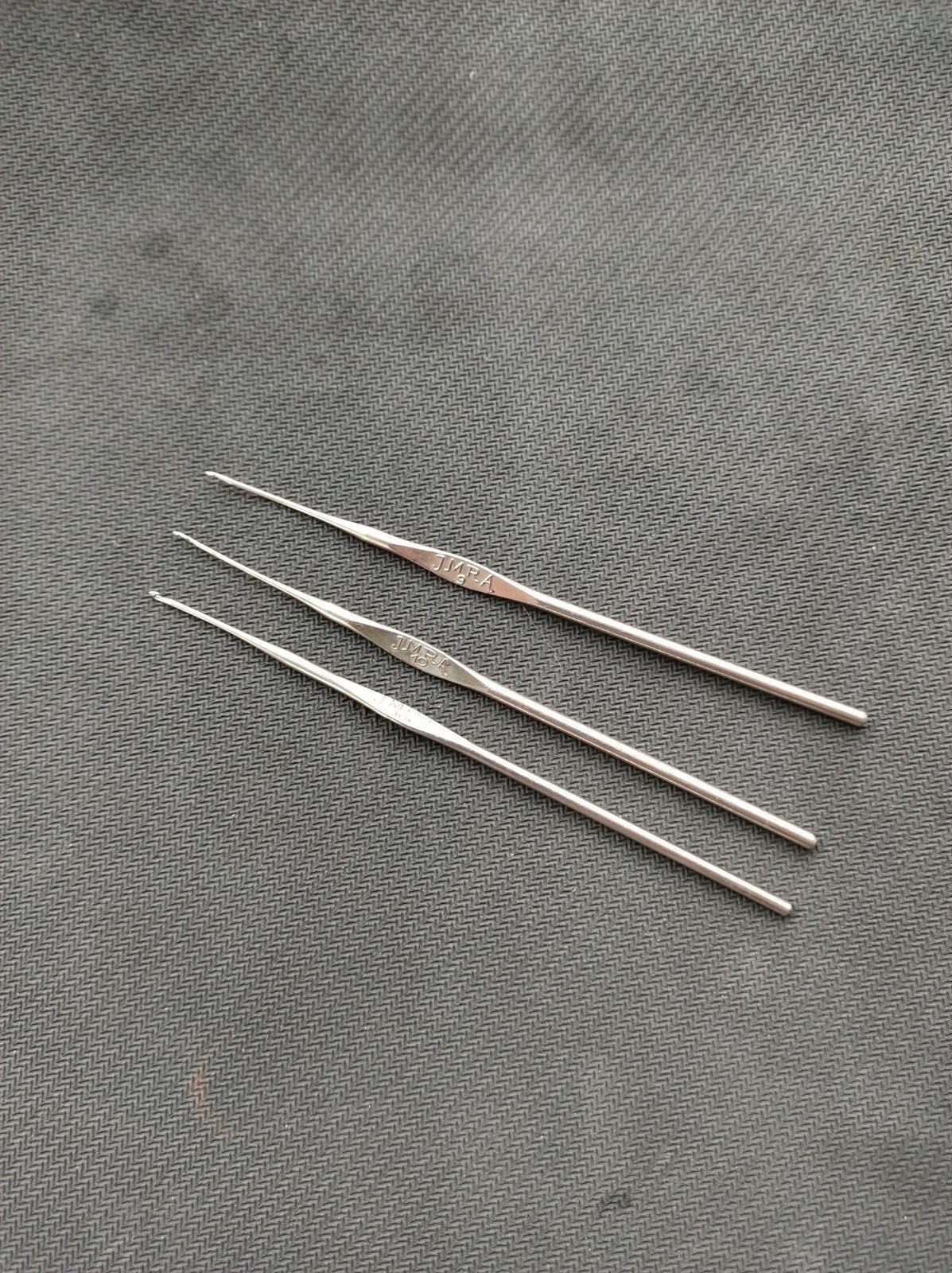 Vintage JMRA Stalen Haaknaald Maat 9 en 10 (1.15-1.30mm), Ophalen of Verzenden, Gebruikt, Haken, Naald