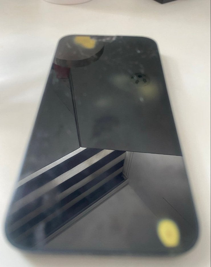 iPhone 12 Pro Max - Defect (achterkant gebroken), Telecommunicatie, Mobiele telefoons | Apple iPhone, 256 GB, IPhone 12 Pro Max