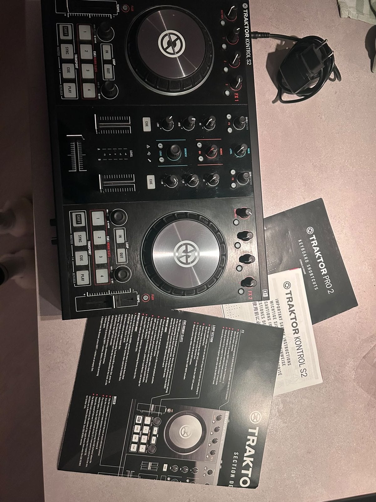 Native Instruments Traktor Kontrol S2 DJ Controller, Ophalen of Verzenden, Zo goed als nieuw, Dj-set