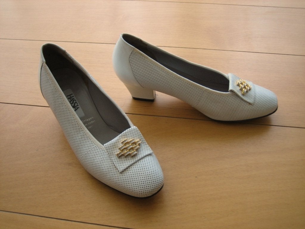 Chique witte gaatjes-lederen pumps HASSIA, 38-H snazzeys, Hassia, Verzenden, Nieuw, Wit