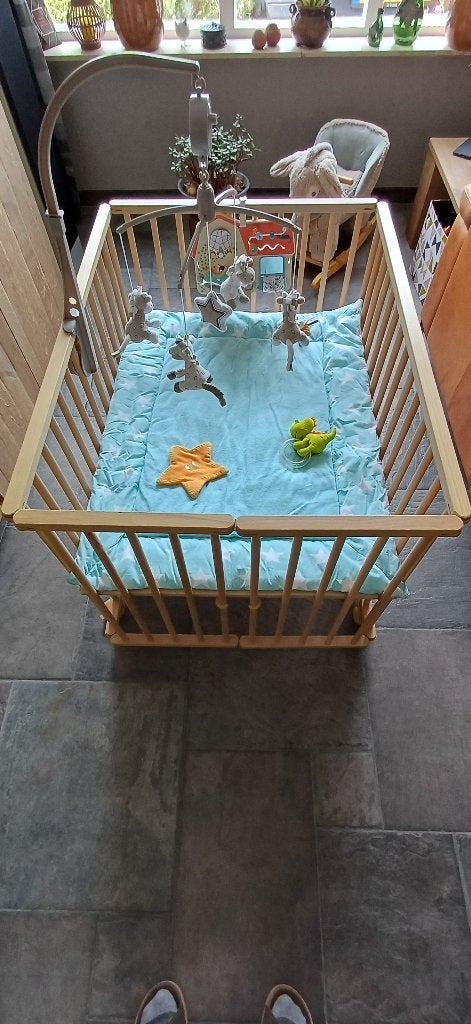 makkelijk opklapbare baby box met toebehoren, Ophalen, Zo goed als nieuw, Rechthoekig, In hoogte verstelbaar