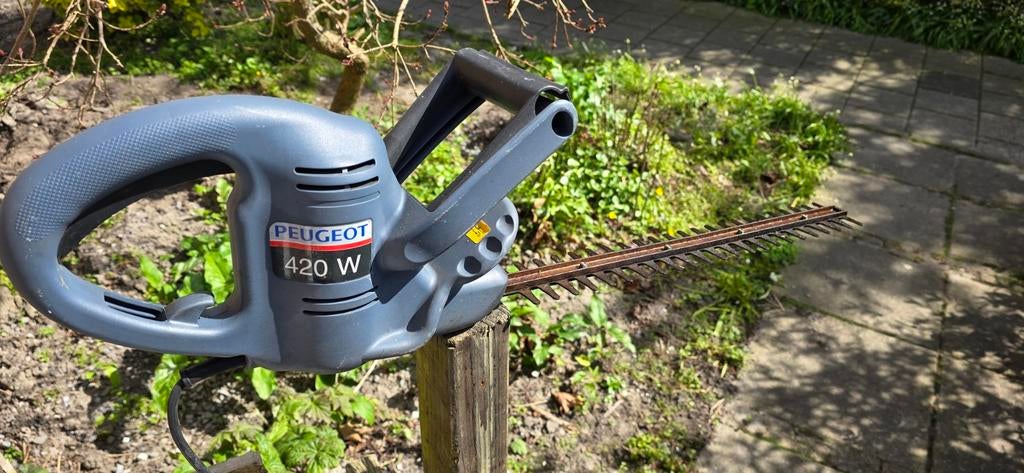 Peugeot elektrische heggenschaar TH 445 typ.1 - 420W, Tuin en Terras, Heggenscharen, Ophalen, Gebruikt, Elektrisch, Peugeot