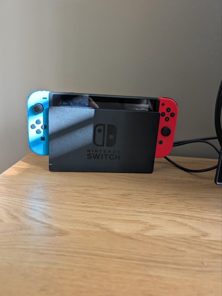 Nintendo Switch (2019) met 2 Pro Controllers en 4 Games, Switch 2019 Upgrade, Met games, Ophalen of Verzenden, Zo goed als nieuw