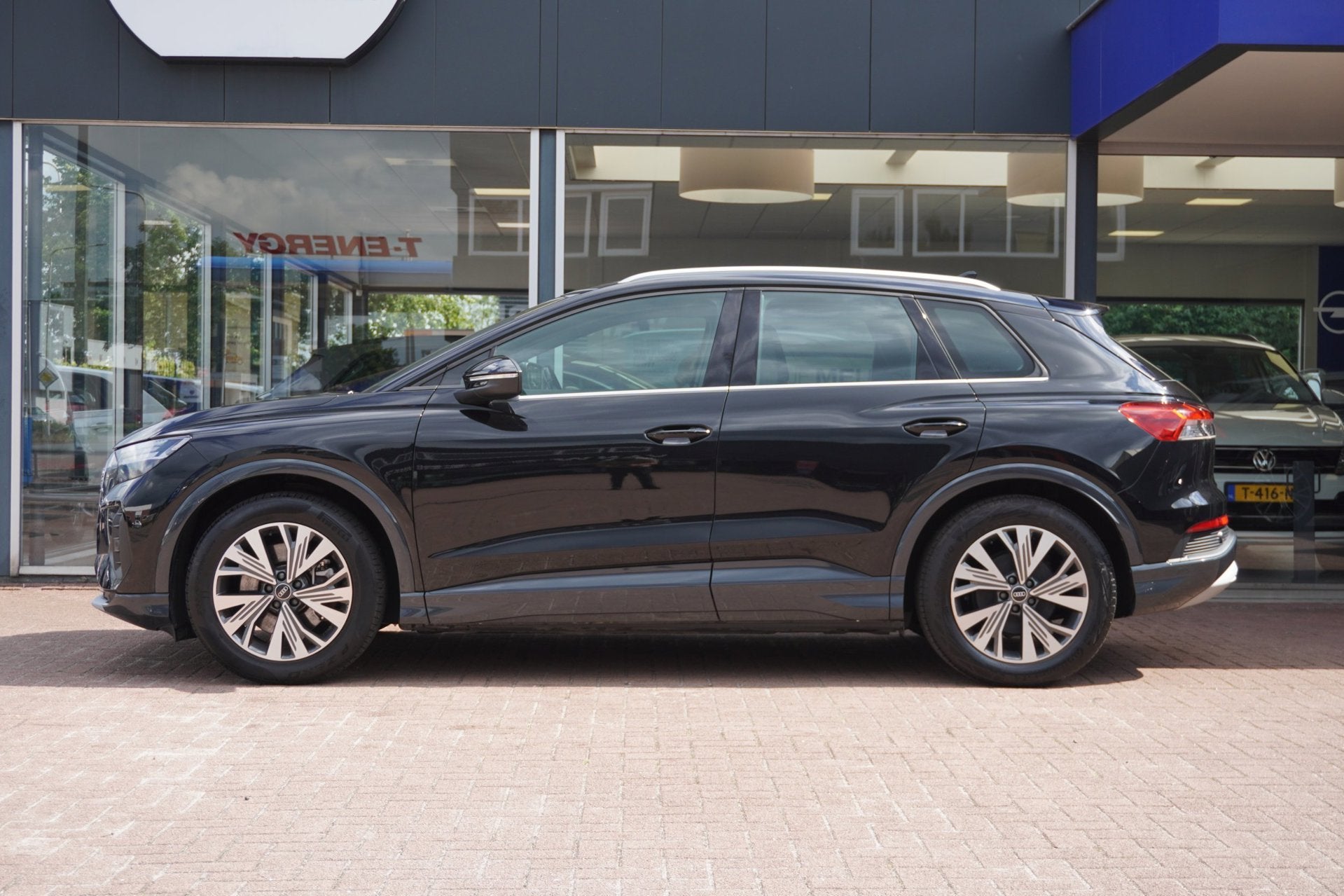 Audi Q4 e-tron 40 Launch edition Advanced 77 kWh | Automaat, Auto's, Dealer onderhouden, Gebruikt, Zwart, Origineel Nederlands