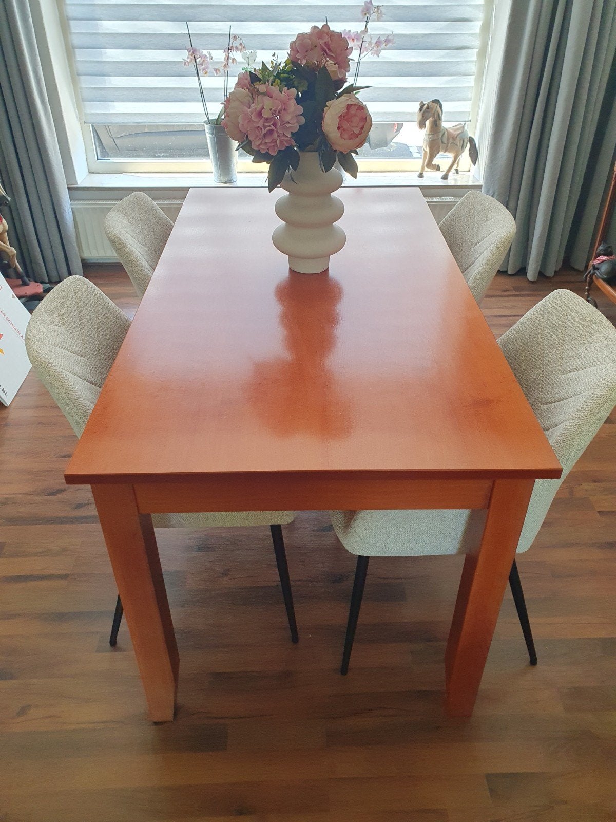Eettafel met 4 stoelen - Zo goed als nieuw, Huis en Inrichting, Tafels | Eettafels, Ophalen, Overige materialen, 100 tot 150 cm