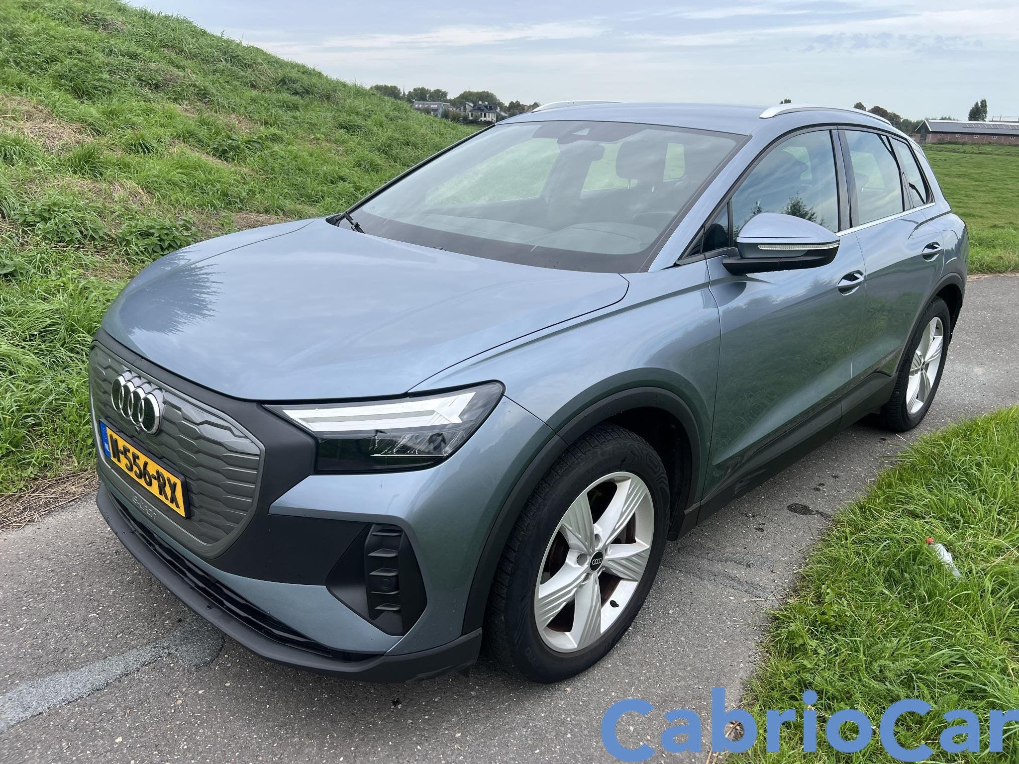Audi Q4 e-tron 40 Edition 77 kWh SOH 93% Garantie incl btw, Auto's, Automaat, Gebruikt, Zwart, Blauw