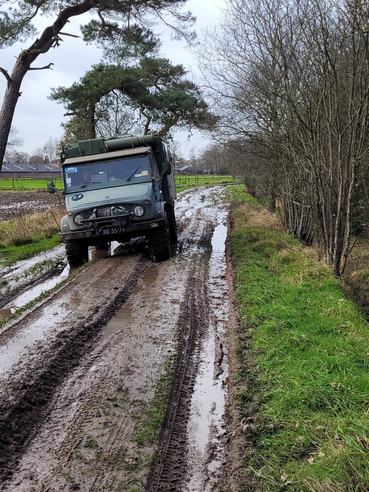 Mercedes unimog 404 radiowagen/camper, Ophalen, Landmacht, Duitsland