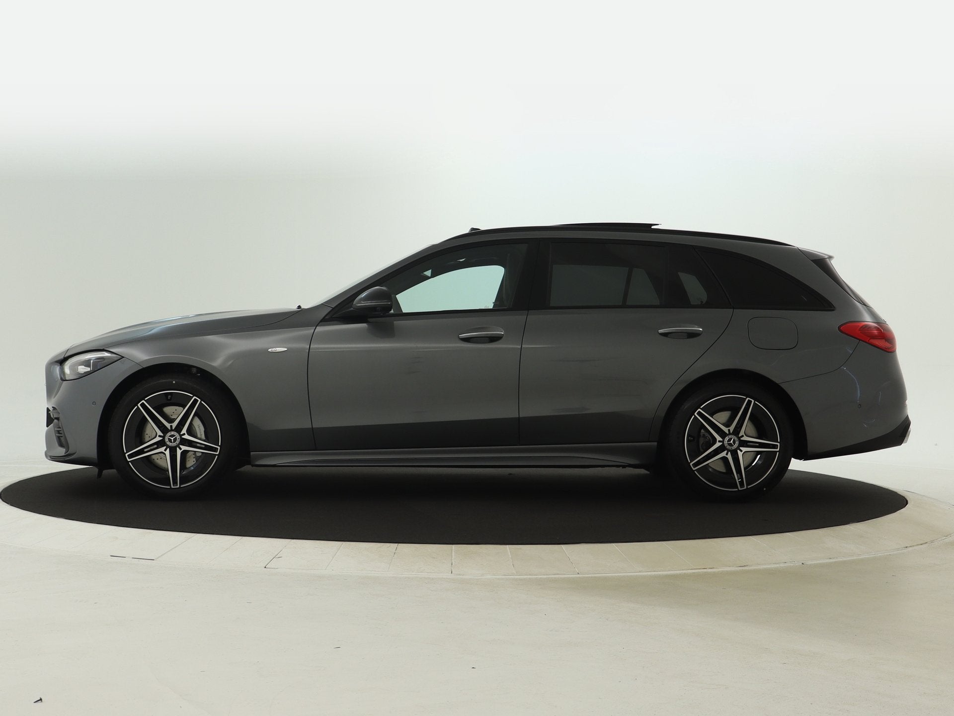 Mercedes-Benz C-Klasse Estate 300 e Business Solution AMG |, Auto's, Automaat, 12 maanden, Achterwielaandrijving, 1800 kg