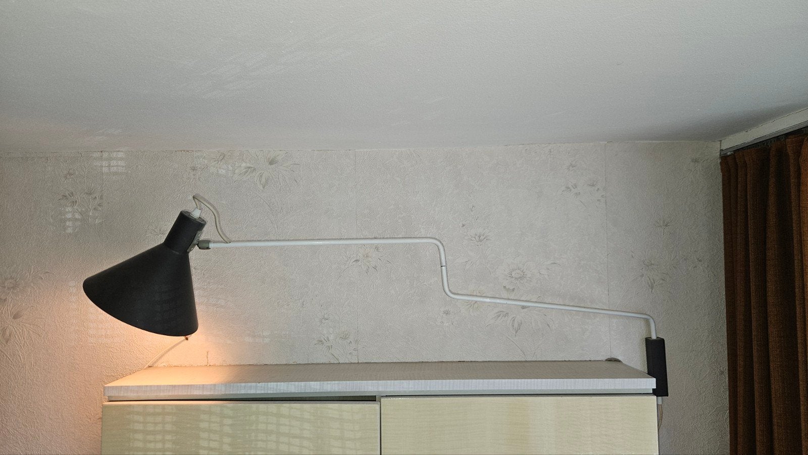 Anvia 'Elbow' wandlamp, J.J.M. Hoogervorst ca. 1960, Ophalen
