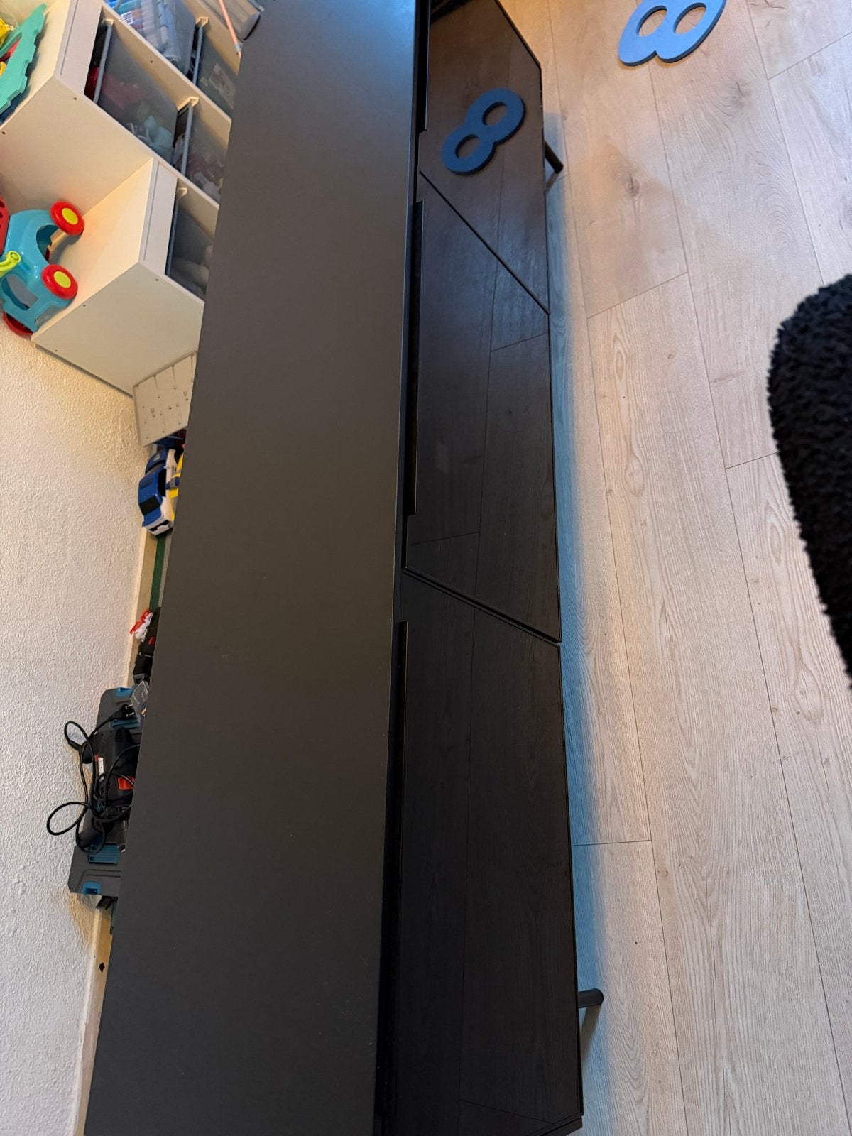 Zwarte tv meubel kast met deuren en planken, Huis en Inrichting, Kasten | Kledingkasten, Ophalen, Gebruikt, 200 cm of meer, 50 tot 100 cm