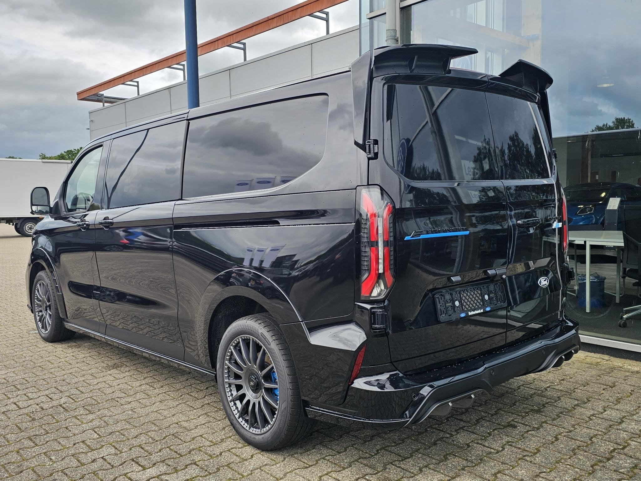 Ford E-Transit Custom 320 L2H1 MS-RT 71 kWh DC 280pk | Ford, Auto's, Automaat, 274 km, Achterwielaandrijving, Gebruikt