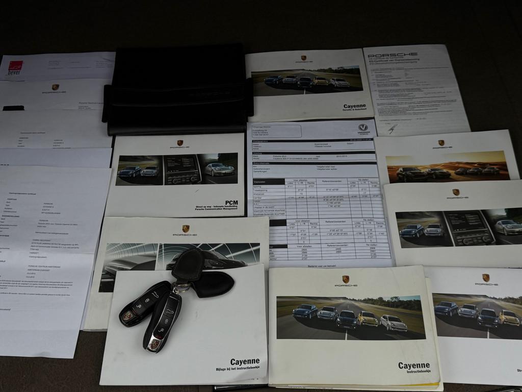 Porsche Cayenne 4.8 S - 400 PK - LUCHTVERING - STOEL VERKOEL, Auto's, Porsche, Automaat, Gebruikt, 8 cilinders, 138 €/maand