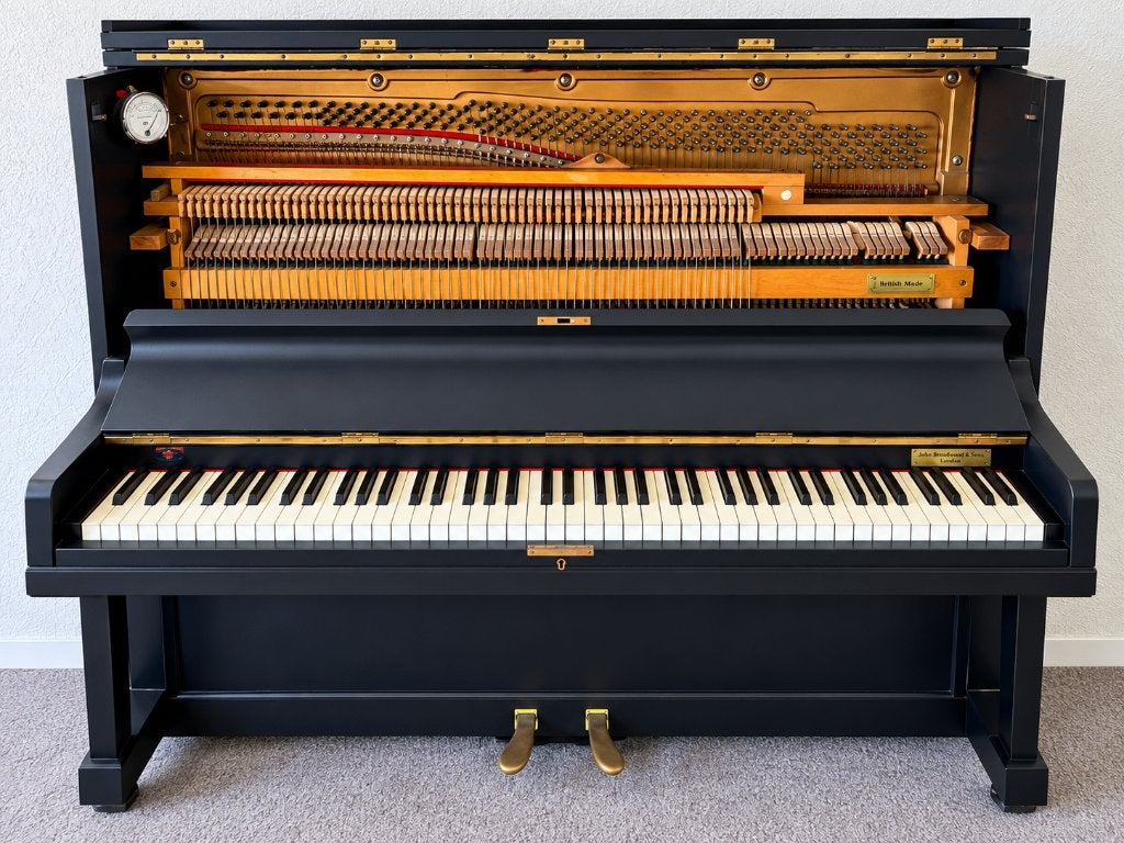 GRATIS klassieke piano + pianobank, Den Bosch, Lift aanwezig, Ophalen, Gebruikt, Zwart, Piano