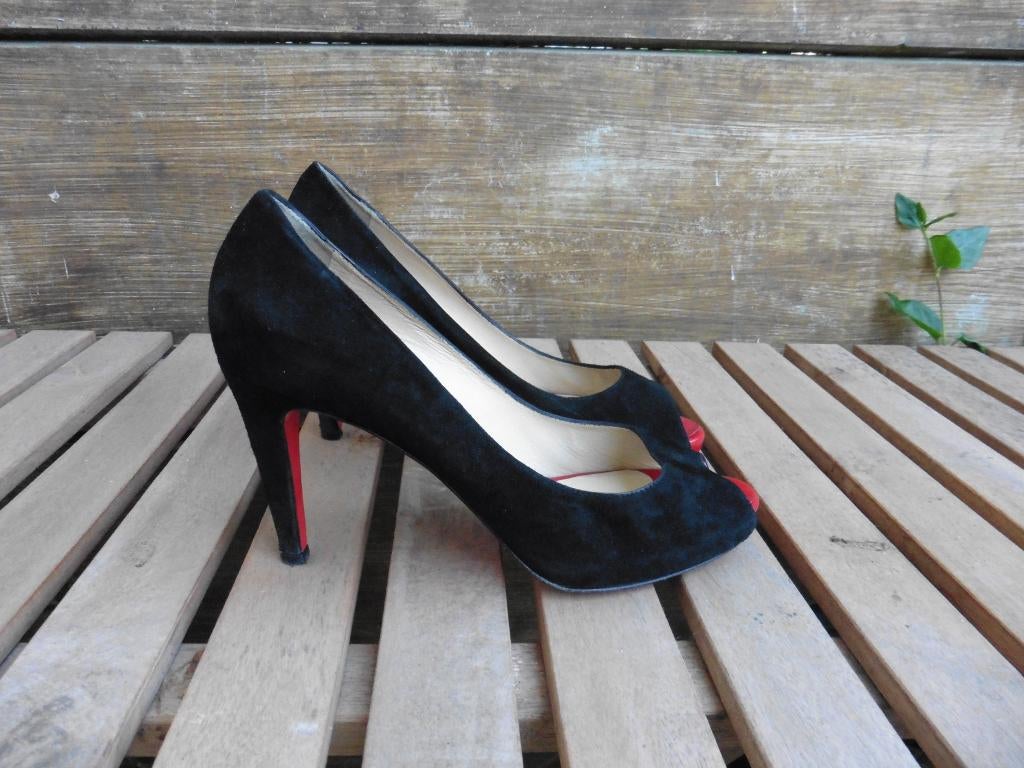 Paul Warmer zwart suède pumps maat 39 rode zool, Zwart, Ophalen of Verzenden, Gedragen, Paul Warmer