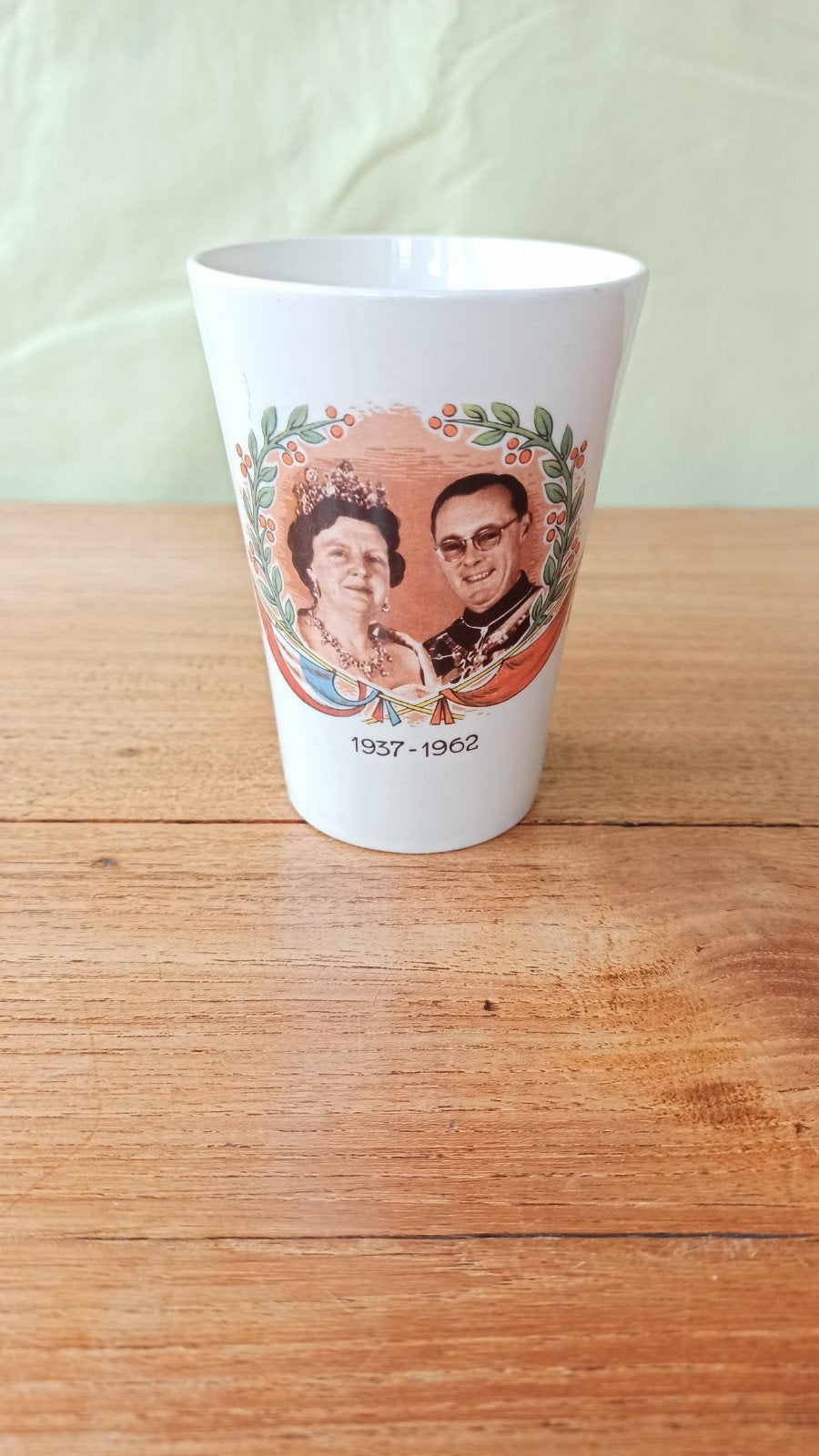 Jubileumbeker Juliana & Bernhard 1937-1962, Ophalen of Verzenden, Gebruikt, Servies