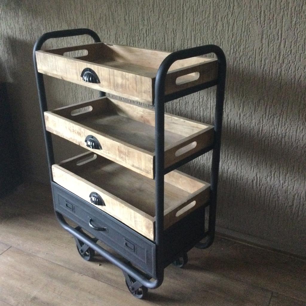 Leuke nette rolwagen/bedienwagen, Huis en Inrichting, Kasten | Ladekasten, Ophalen, 50 tot 100 cm, Zo goed als nieuw, Minder dan 100 cm
