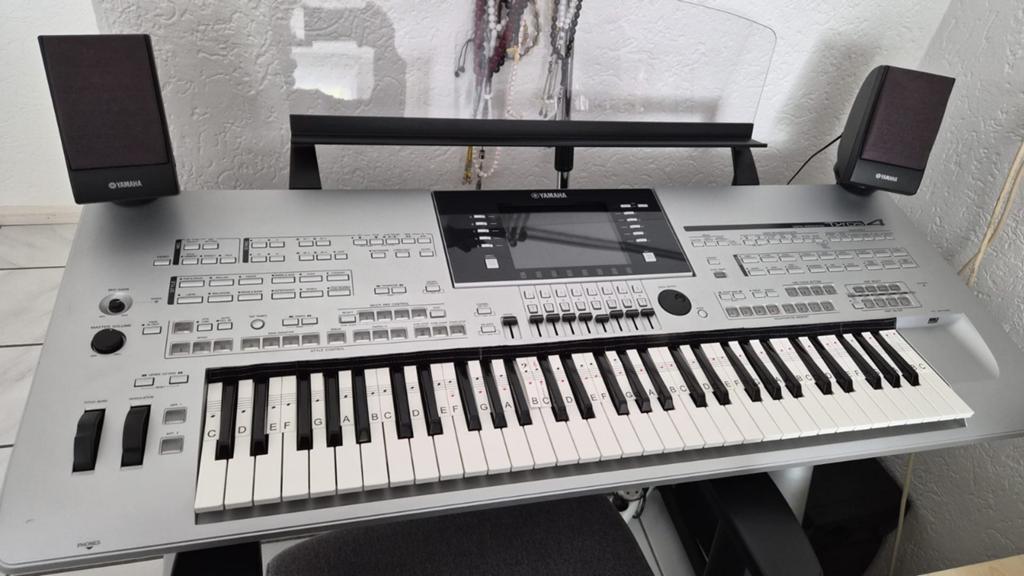 Yamaha Tyros 4 compleet met speakers en standaard, Muziek en Instrumenten, Keyboards, 61 toetsen, Yamaha, Ophalen of Verzenden