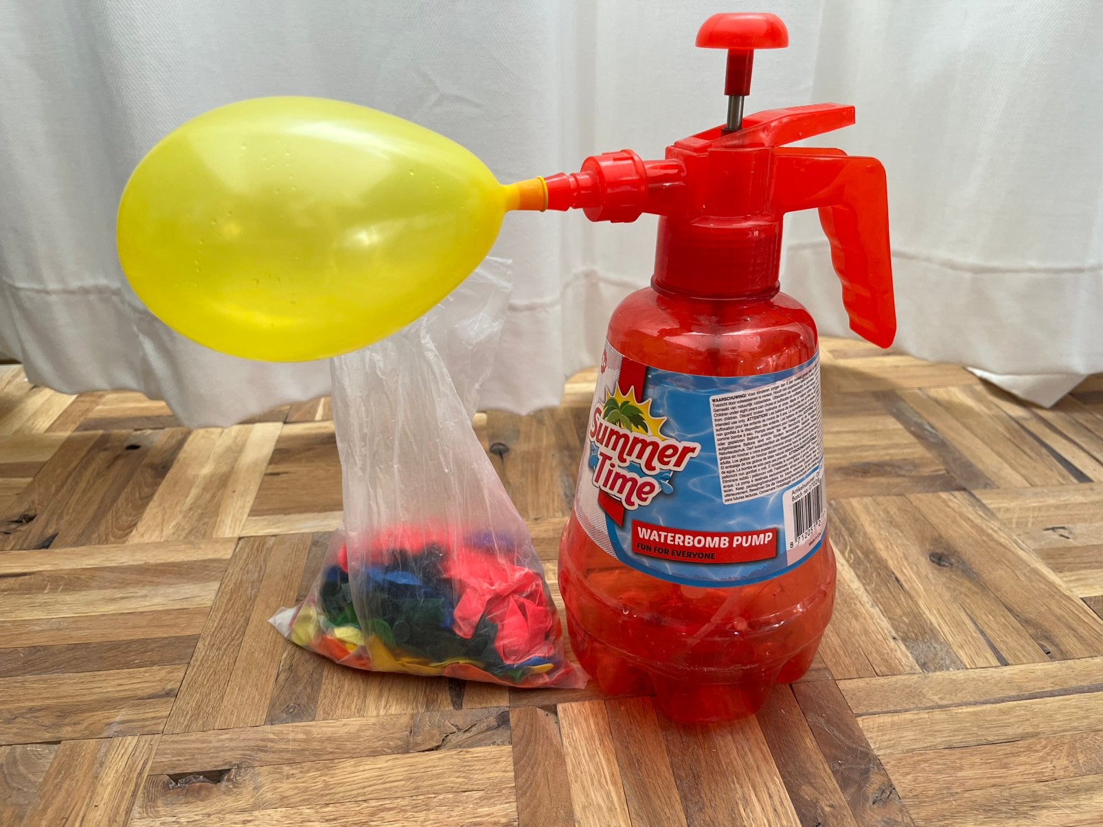 Pomp met 190 waterballonnen, Ophalen of Verzenden, Zo goed als nieuw