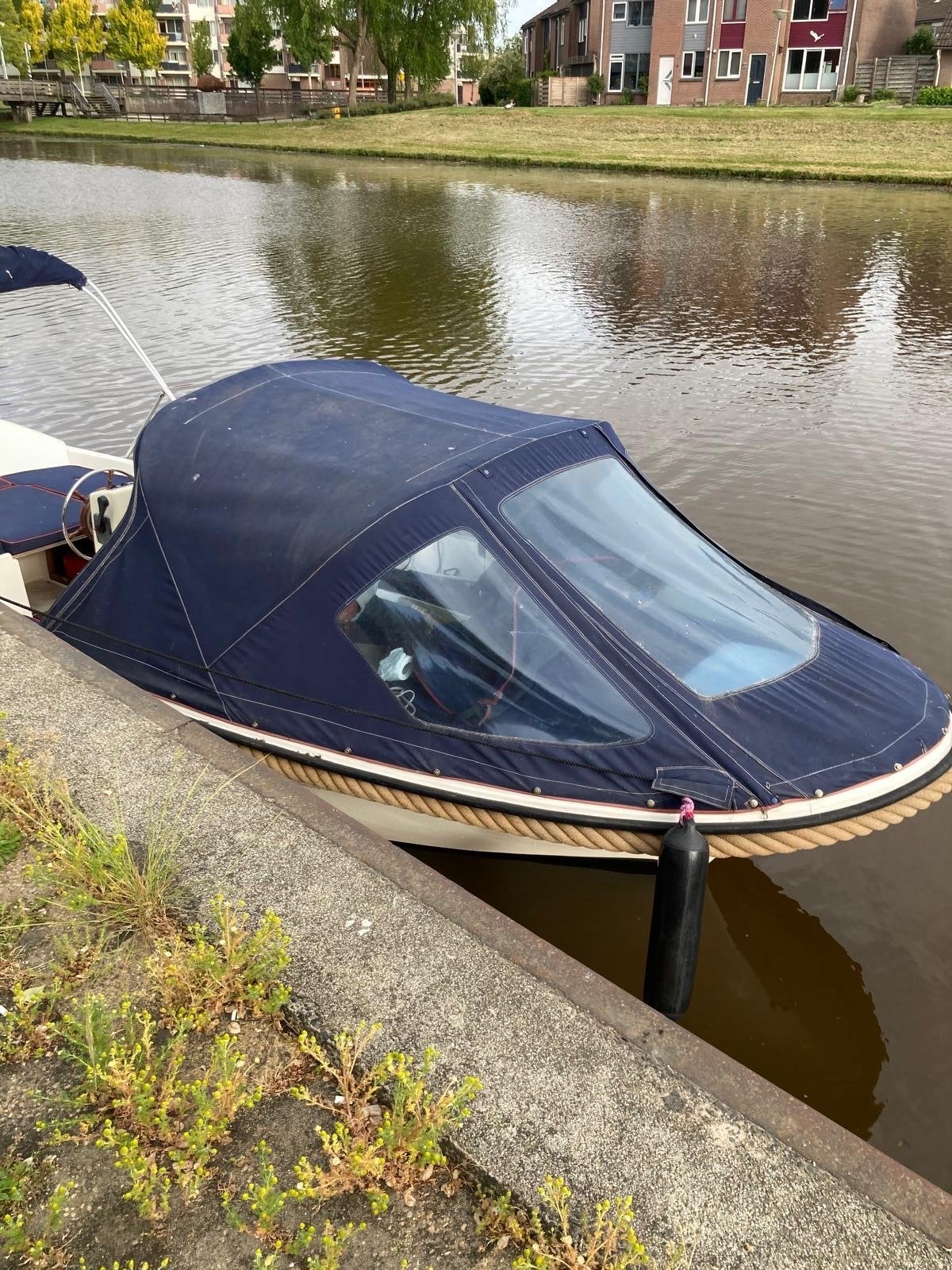 Mooie polyester   Sloep  met Trailer" te koop., Tot 1.00 meter, Overige merken, Ophalen, Afdekzeil