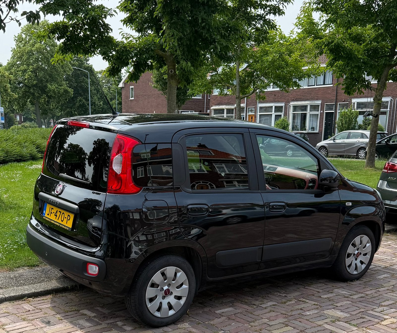 Fiat Panda 1.2 69 PK Lounge / Clima / PDC/ Getint Glas, Auto's, Zwart, Origineel Nederlands, Overige kleuren, Handgeschakeld